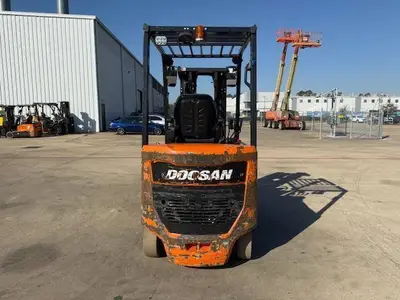 Used DOOSAN BC30S-7 4-Wheel Sit down Electric Counterbalance Forklifts Illinois US | Somerset Equipment Sales #1546141