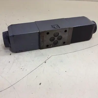 USED VICKERS DG4V-3-6C-M-U-HL7-60