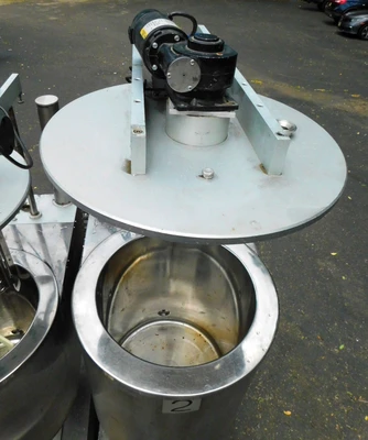 USED VE TRA CO MIXING TANK 15 GALLON