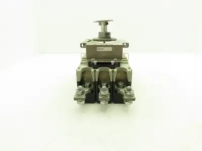 Fuji BW400EAGU 3 Pole Circuit Breaker 300 Amp 690V 250VDC Thru-Door Disconnect