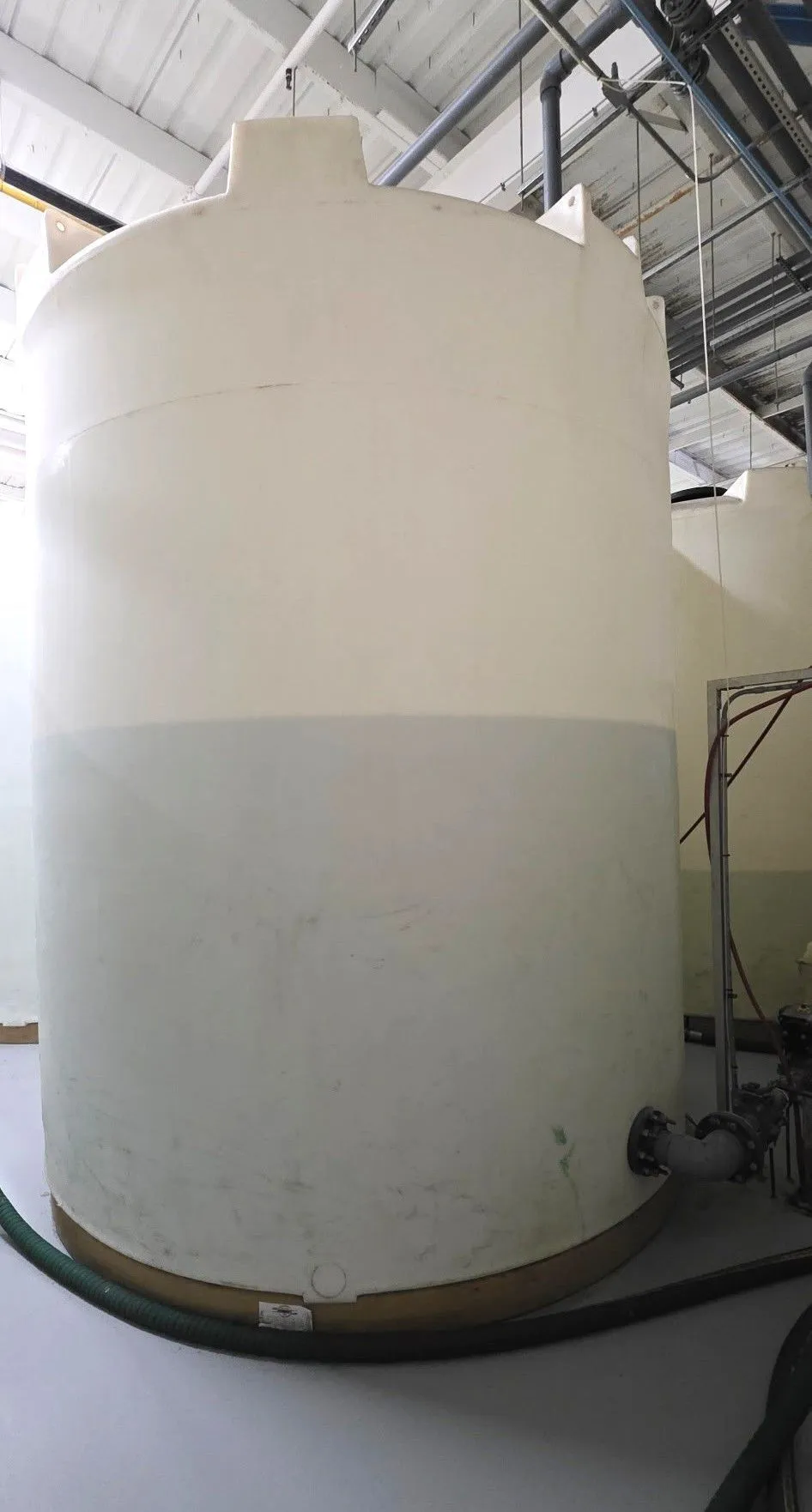 USED SNYDER INDUSTRIES 6500 Gallon Poly Tank