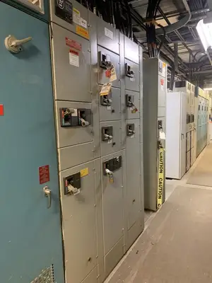 Five Star Double-Sided Motor Control Center (MCC), 600V Max., 1000A, 15 Buckets