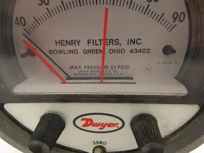 Dwyer 13-194147-01 Photohelic Pressure Switch/Gauge Range 40-90" w.c.