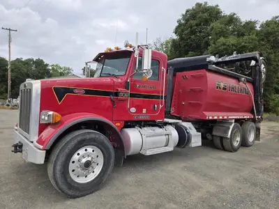 USED 2013 PETERBILT 365
