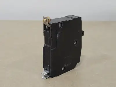 USED SQUARE D QOB120