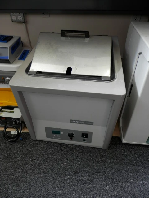 Used VWR _UNKNOWN_ Lab Water Baths California US | Biotech Equipment Sales #1464743