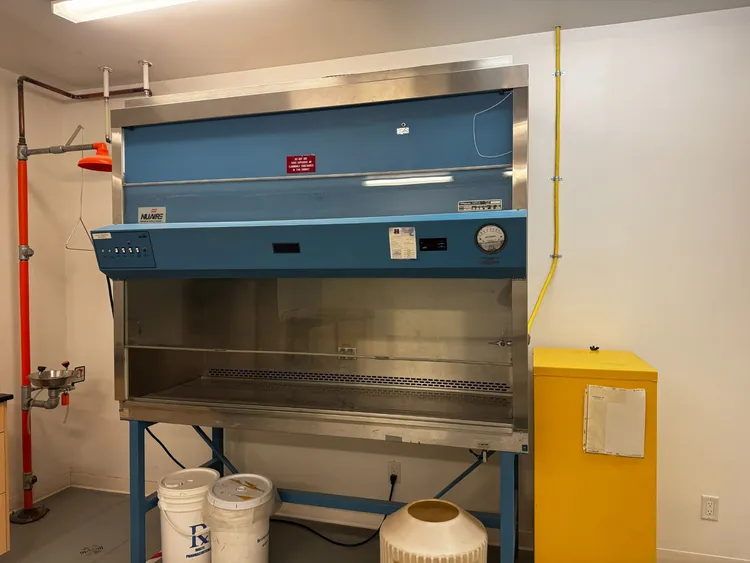 Used NUAIRE NU-425-600 Cabinets British Columbia CA | Enwave Corp. #1509539