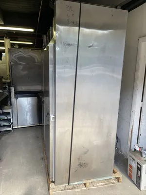174-0191 Traulsen ARI232LPUT 68" Solid Door Self Contained Cooler