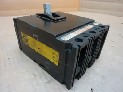 USED SQUARE D FHL36070