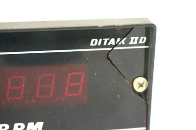 NEW RED LION CONTROLS DT11D PANEL METER