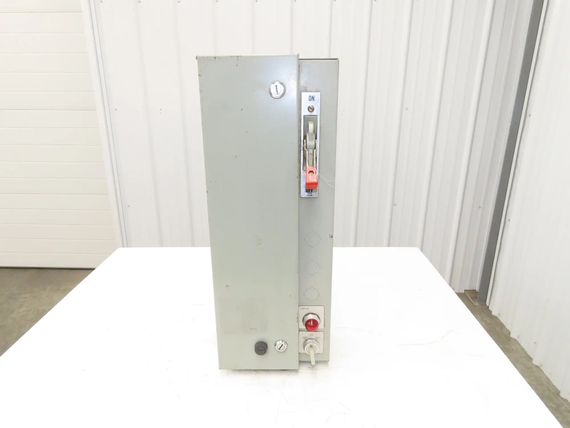 Westinghouse A204S0BAW7 Combination Starter Fusible 600V 3PH 5HP 240V Coil