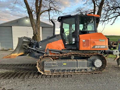 USED 2023 DEVELON DD100
