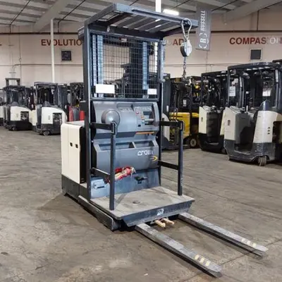 USED 2016 CROWN SP3510-30