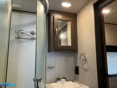 USED 2018 FOREST RIVER VIBE 288RLS