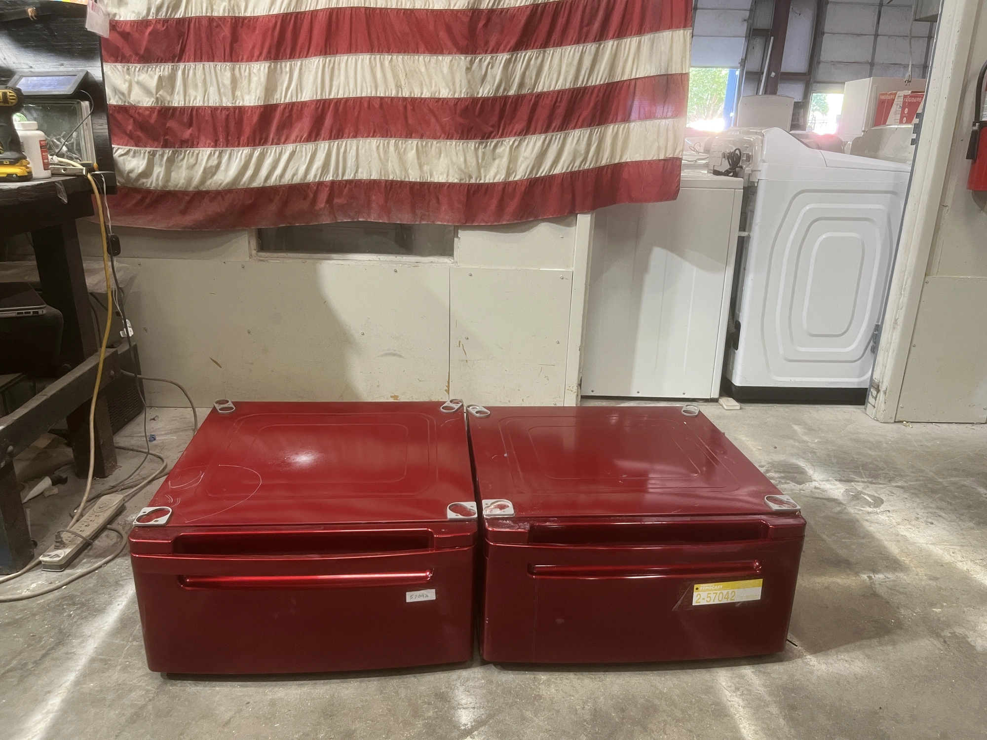 Used LG PEDESTALS Cabinets Michigan US | Miedema Asset Management Group #1578823