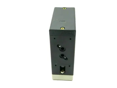 NEW TELEMECANIQUE XUE-T1401266 PHOTOELECTRIC SENSOR XUET1401266