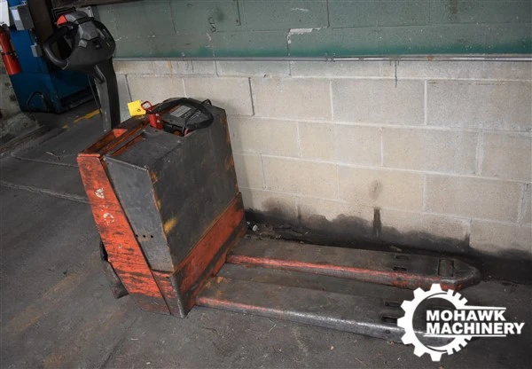 4500 LB TOYOTA ”7HBW23” ELECTRIC PALLET JACK w/24 VOLT SYSTEM
