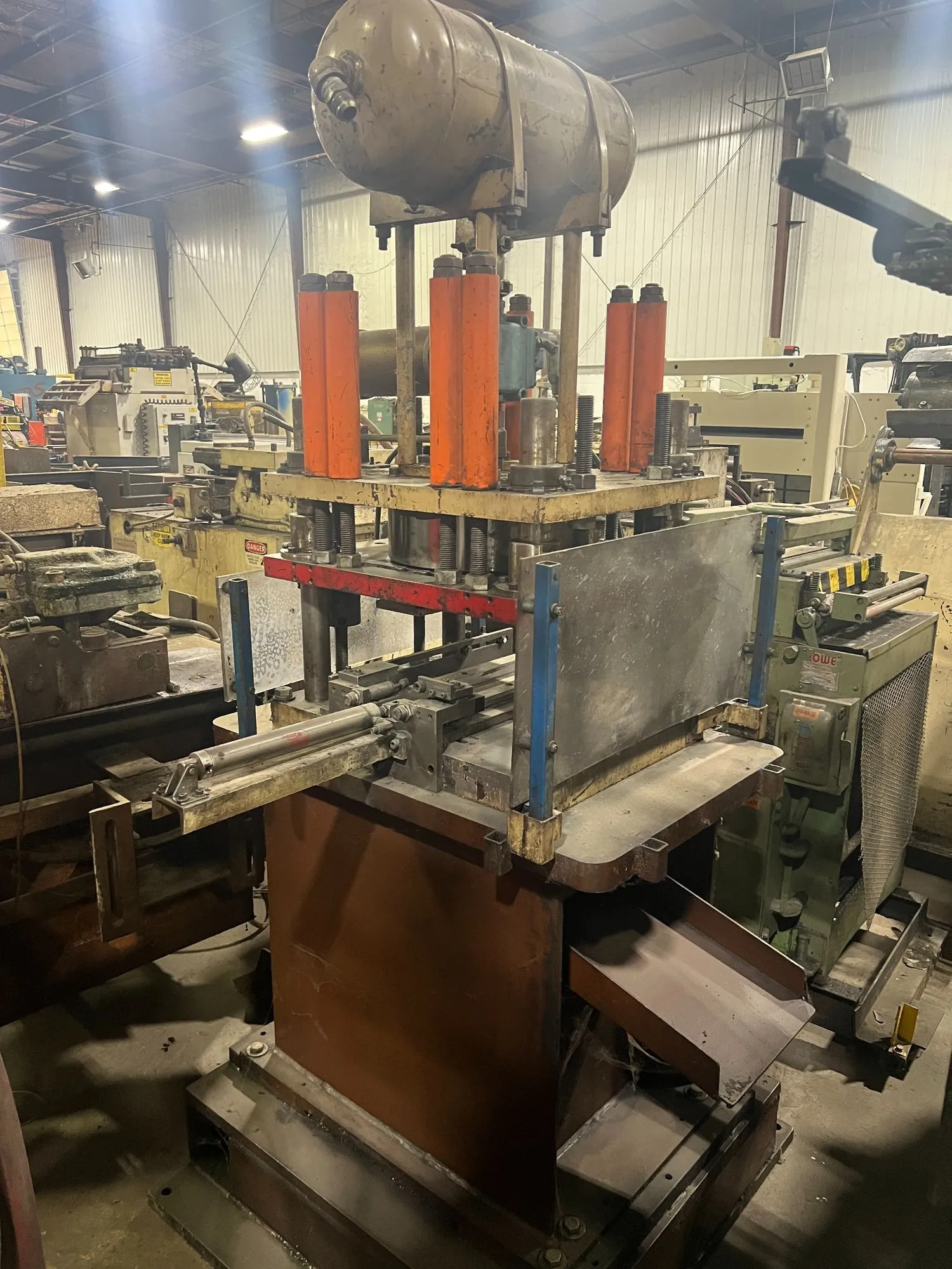 USED AIR RAM 7 TON 4 POST PNEUMATIC CUT OFF PRESS