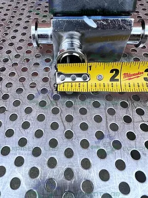 USED ITT PURE FLO 3-WAY .75-316L-RA20MAX DIAPHRAGM VALVE W/ 3/4" SANITARY FITTING