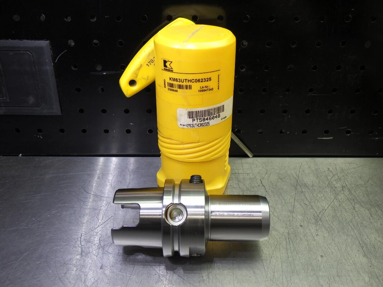 Kennametal KM63UT .625" Hydraulic Tool Holder 3.25" Pro KM63UTHC062325 (LOC793A)