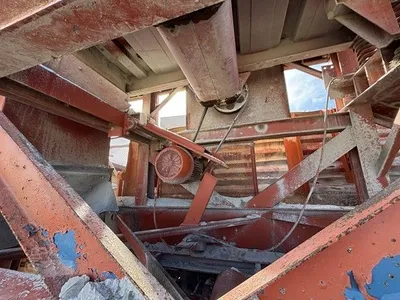 USED 2002 UNIVERSAL 130x150