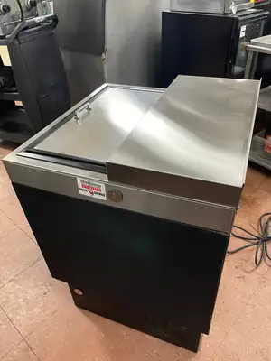 Used Glastender Used 24" Glastender MF24-B1 Bar Glass Mug Froster / Chiller 120V Underbar Equipment Illinois US | Falcon Restaurant Supply #1375825
