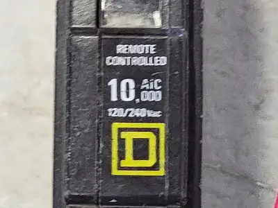 USED SQUARE D QOB120
