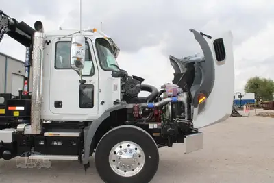 New | in-Stock 2026 MACK GRANITE 64BR Rolloff Trucks Texas US | Roll Off Truck World #1491889