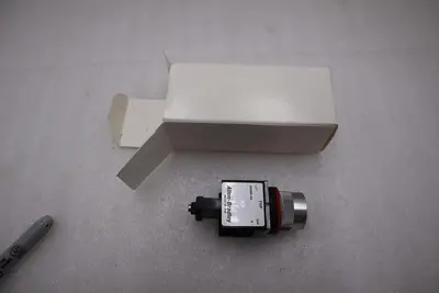 NEW ALLEN BRADLEY 800MR-A2 SER. A SMALL ROUND PUSH BUTTON UNIT STOCK H328A