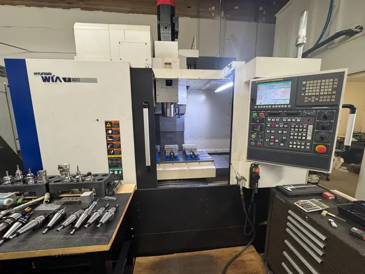 Used 2015 HYUNDAI WIA F400 Vertical Machining Centers Ohio US | Toolquip, Inc. #1502757