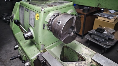 REIDEN Centre Lathe, in very good working condition