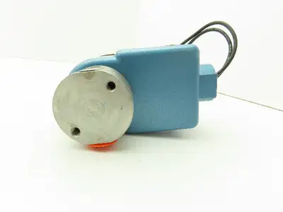 Honeywell Skinner V5L61410 Solenoid Valve 3-Way (NC) 120V 150 PSI 1/4" NPT V5