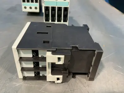Used SIEMENS 3RT10231A.0 Relays & Switches Ohio US | HGR 24 #1545366