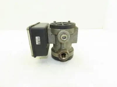 Universal Flow Monitors 002GM-4L-750V.9-A1NL-RG-.5U Flow Meter 1 GPM 1/2" NPT