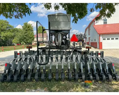 Used HINIKER _UNKNOWN_ Seeders Iowa US | Keast Enterprises #1360324