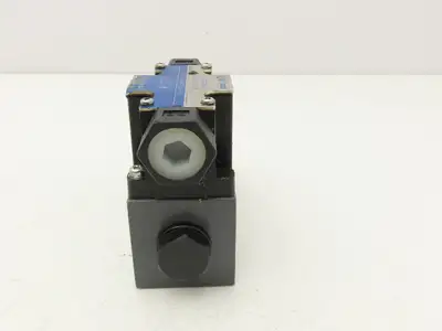 Tokyo Tokimec DG4V-3-2A-M-P7-H-7-56 Directional Control Solenoid Valve 24VDC