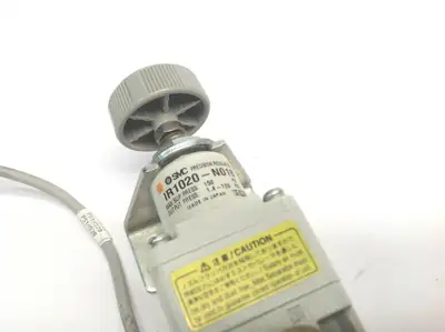 IR1020-N01B / ISE40A-N01-T-P | SMC IR1020-N01B Regulator w/ ISE40A-N01-T-P Digital Pressure Switch - Used