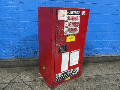 Used JUSTRITE _UNKNOWN_ Cabinets Ohio US | HGR 24 #1456158