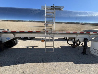Used 2017 WALKER MILK TANKER TRAILER Liquid Supply Trailers Michigan US | Miedema Asset Management Group #1709518