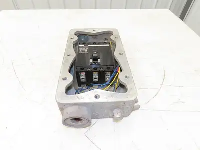 Square D H-100-XFA Explosion Proof Circuit Breaker Switch Enclosure 100A 600VAC
