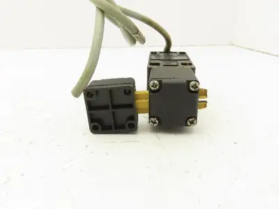 Eaton LS4/S11-S/I/ZB/X Safety Position Switch Snap Action Interlock 1NO 1NC