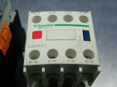 Used SCHNEIDER ELECTRIC LADN22 Contact Blocks Ohio US | HGR 24 #869697