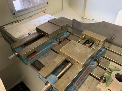 2011 MILLTRONICS VM22 Vertical Machining Centers | PM Machines (11)