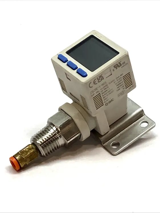 Used SMC DIGITAL VACUUM SWITCH 3-SCREEN 1/4" NPT PNP 12-24V Pressure Switches Michigan US | Maverick Industrial Sales #1092923
