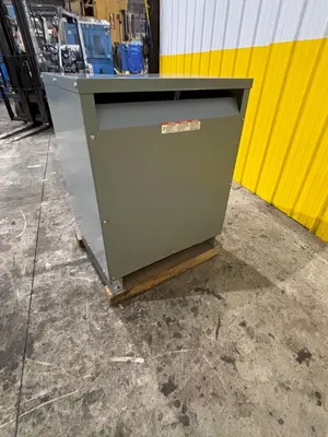 112.5 KVA SQUARE D 480 <-> 208Y/120 ELECTRICAL 3 PHASE TRANSFORMER: YOBRO #24136