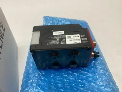 USED KEYENCE 1D/2D CODE READER, FULL RANGE MODEL, 2048 × 1536 PIXELS