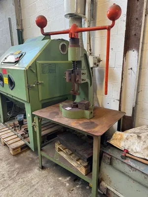 NORTON 5t Presses | Bowland Trading Ltd (4)