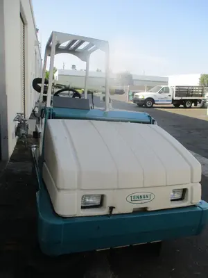 USED TENNANT 6600