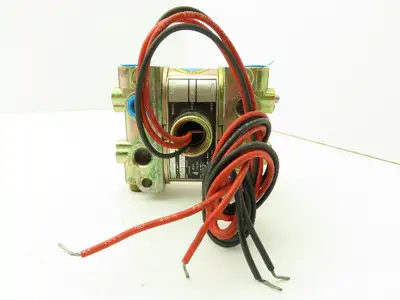 Honeywell Skinner V935DX60CN Solenoid Valve 4-Way NO 120V 50 PSI 1/4" NPT