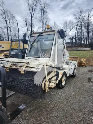 USED 2018 ROADTEC FB100E